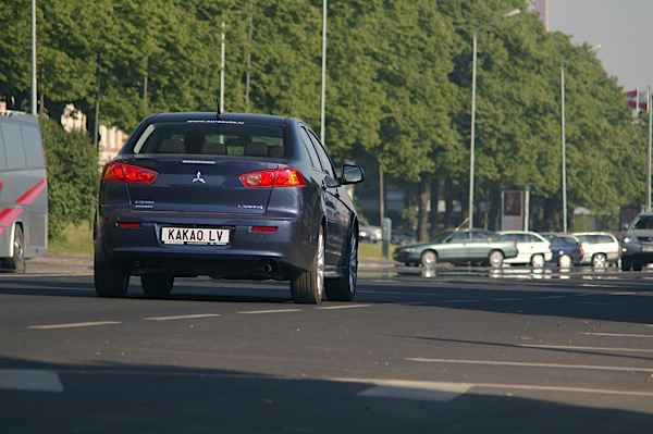 Tests: Mitsubishi Lancer 1.8 CVT